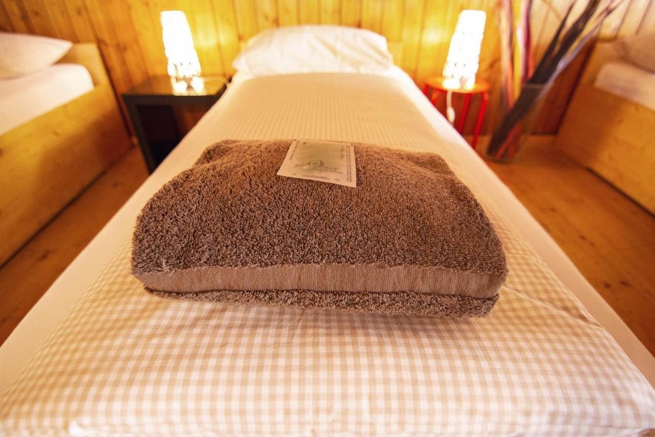 Sust Lodge Am Gotthard Hospental Bilik gambar